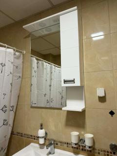 Cozy Base Apartment - 8