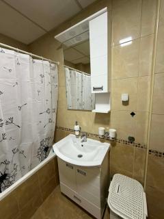 Cozy Base Apartment - 4