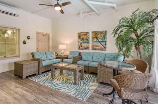 Monarch Villa - 5542 W - 5