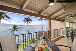 Lauloa 403 · LOA 403 Fully Remodeled Direct Oceanfront 2BD - 3