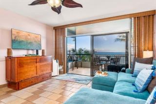 Hale Mahina A202 · HM A202 OceanFront Condo on Sandy Beach w Poo - 8