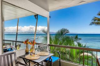 Hale Mahina A202 · HM A202 OceanFront Condo on Sandy Beach w Poo - 7