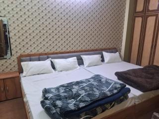 Shri Radhakunj Guest House - 1