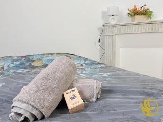 F2 Rénové pour Voyage d'Affaires ou Duo Romantique - 5