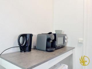 F2 Rénové pour Voyage d'Affaires ou Duo Romantique - 3