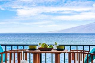 Papakea L208 · PK L208 True Oceanfront 1BD with stunning sunset - 4