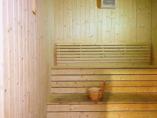 Majestic Condo Top Floor 2room Smart TV & WiFi - 7