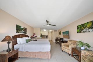 Lahaina Shores 306 · LS 306 Dream Maui Studio by the Beach Pool - 8