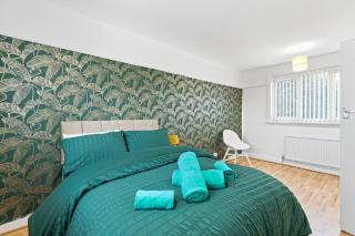 Comfy 3Bedroom Manchester Getaway - 3