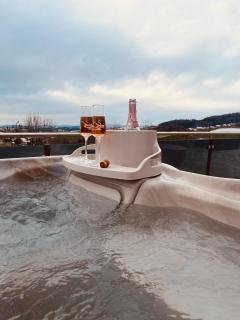 Luxus-Penthouse mit Whirlpool, risieger Panoramaterrasse & Tischfußball für bis zu 8 Personen - 0
