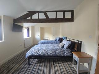 Twin room - The Unicorn Hotel - 1