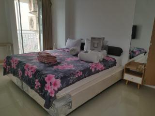 Orchard Tower with Netfix by AquHome - 3