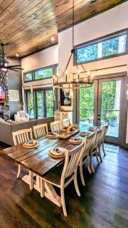 Private Creekside Cabin, Kid and Pet Friendly Retreat, Zipline, Hottub - 8