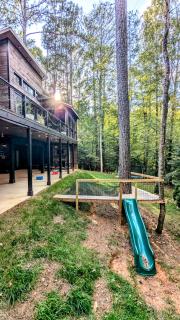 Private Creekside Cabin, Kid and Pet Friendly Retreat, Zipline, Hottub - 9