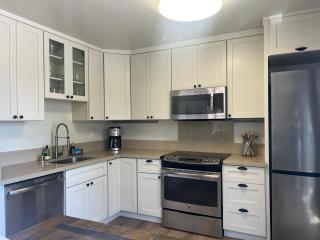 2 Bedroom Pleasure Point Getaway - 5