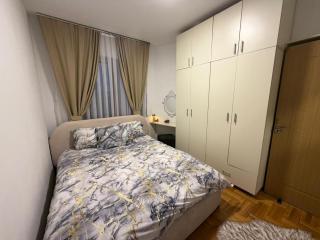 Ellie's Apartments - 7