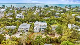 Beach A La Mode - 211 - 8