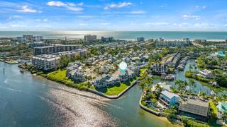 Bayside Escape - 1345 - 8