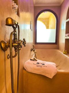 Nasser Palace Suites & Spa - 1