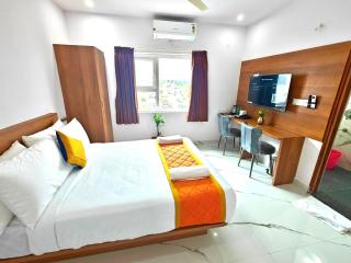 Keerthis Comforts - Airport pick up or Drop INR 449 - 3