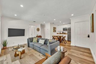 Beautiful 2 BR Apartment - Bright and Spacious - 9