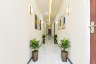 FabHotel Cozzy Stay - Indus land hospital , landscape park & morden school , D- mart - 2
