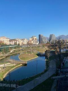 Cozy Apartment with Lake View - 8