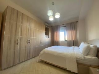 Cozy Apartment with Lake View - 7