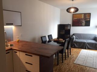 Cosy & comfy - 20m from riverbank - 3