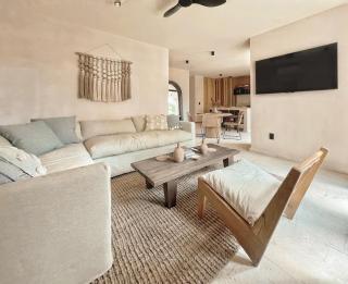 New Luxury Design Private Roof top Pool Walkable - 0