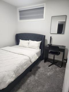 Stylish furnished 2bedroom suite near YYC Airport - 8