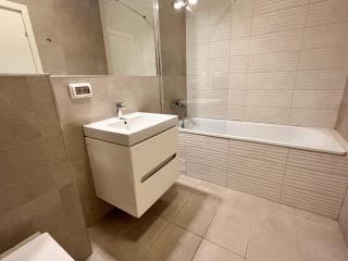 Sunshine Luxury Apartment Private Parking - 6