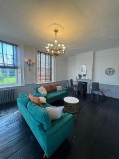 2 Bedroom Apartment in Chiswick - 0