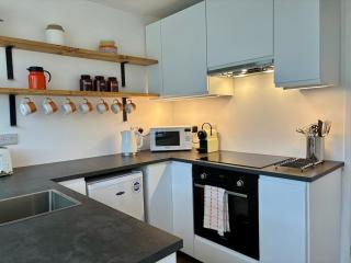 Harry's Retreat in Bude sleeps 4 - 8