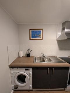Bright Comfortable 1 Bedroom Flat - 9