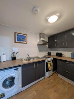 Bright Comfortable 1 Bedroom Flat - 6