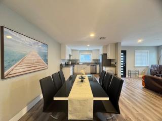 Modern New 3B2B House 10 mins to Downtown LA - 5
