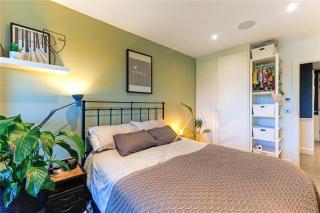 Vibrant Top Floor Apartment Hackney Wick - 8