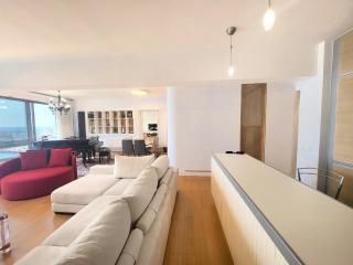 Premium Seafront Suite - 2