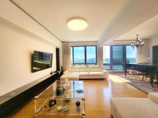Premium Seafront Suite - 5