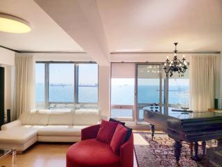 Premium Seafront Suite - 6