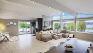 Modern home with incredible panoramic views - 1