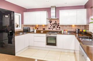 Heathrow Horizon Homestay - 5