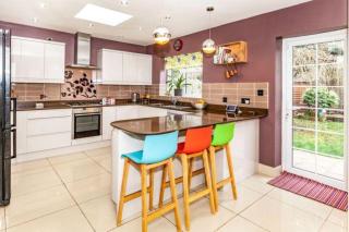 Heathrow Horizon Homestay - 2