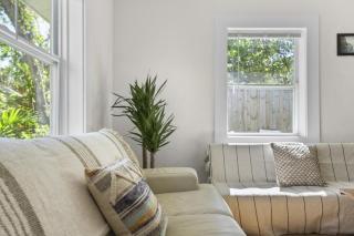 Duplex Both Units Near Ami Patio Tv - 1