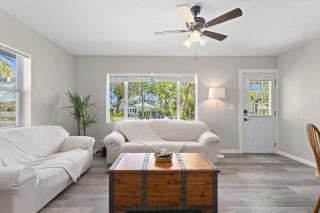 Duplex Both Units Near Ami Patio Tv - 2