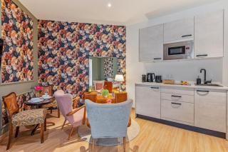 5 seperate Studio Apartments 401-405 - Central - AC - 5