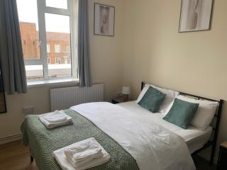 Cozy Vauxhall Nest-3 bedroom flat, with balcony and lift - 4