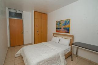 Entire 3-BR Apartment in Victoria Island, Lagos - 1