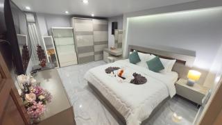 Family House Patong - Homestay - 0